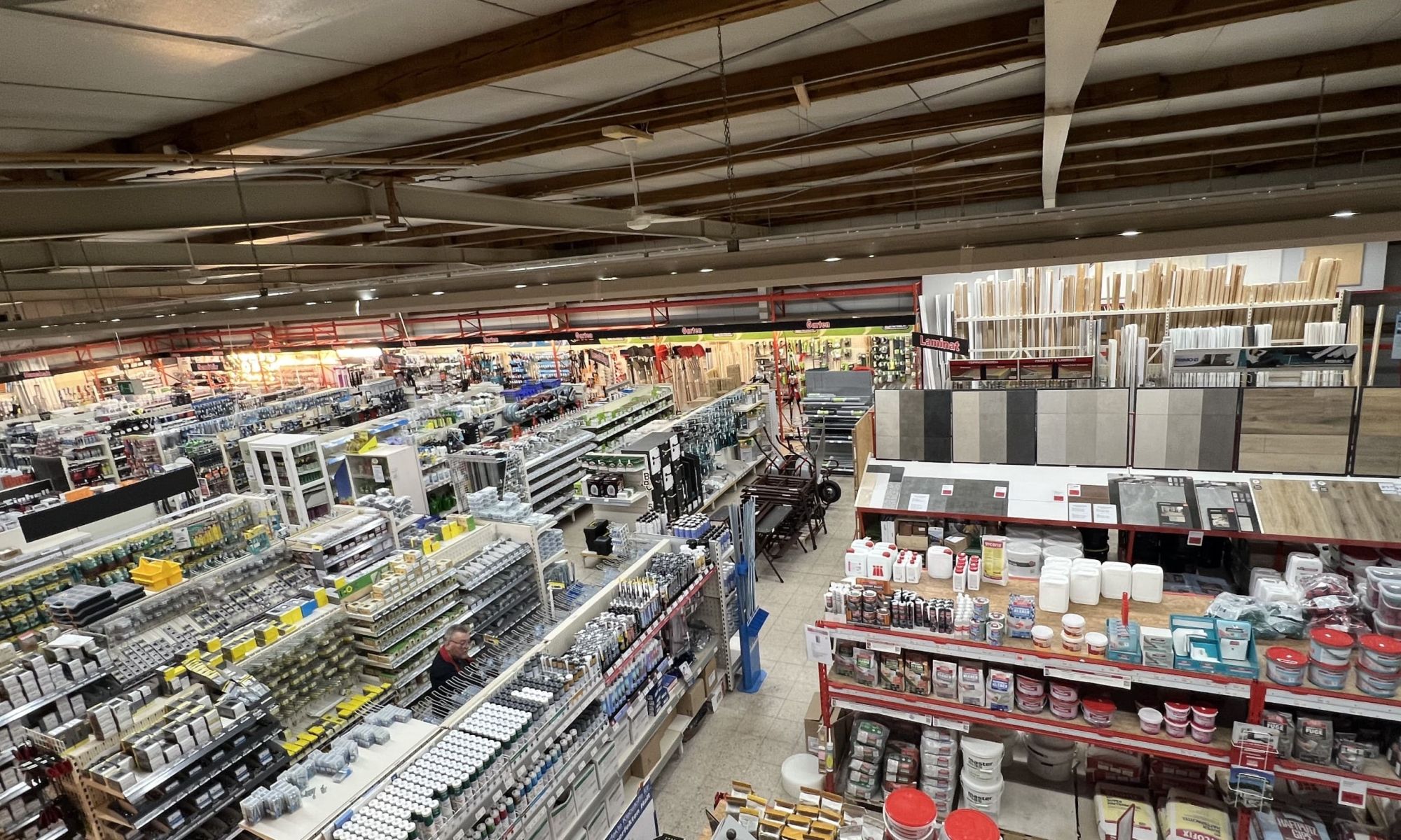 Baumarkt-Innen